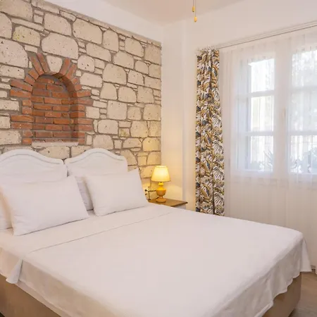 Melekaki Alaçatı Otel 2*