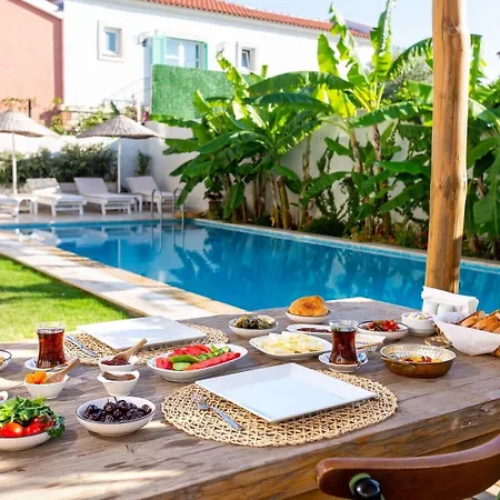 Melekaki Alaçatı 2*