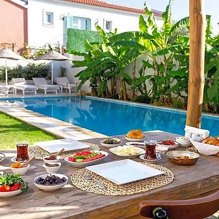 Melekaki Alacati 2*